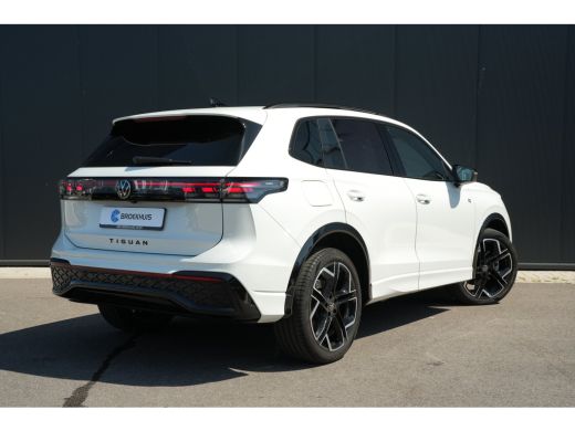 Volkswagen Tiguan 1.5 eHybrid 272pk R-Line Edition | Panoramadak | Trekhaak | 360 Camera | Leder | Stoelmassage & V... ActivLease financial lease