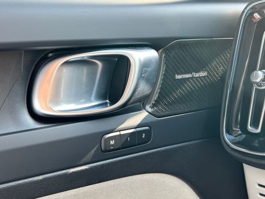 Volvo  XC40 T5 Ultimate Dark | Trekhaak | Pano | Memory | Harman/Kardon | Pilot Assist | ActivLease financial lease