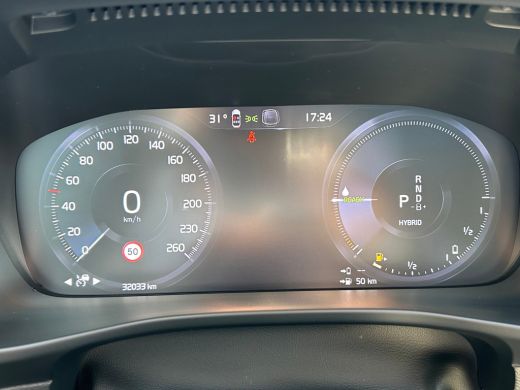 Volvo  XC40 T5 Ultimate Dark | Trekhaak | Pano | Memory | Harman/Kardon | Pilot Assist | ActivLease financial lease