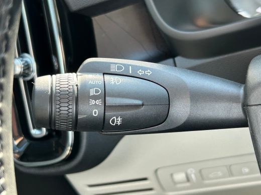 Volvo  XC40 T5 Ultimate Dark | Trekhaak | Pano | Memory | Harman/Kardon | Pilot Assist | ActivLease financial lease