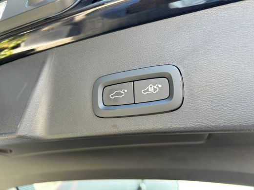 Volvo  XC40 T5 Ultimate Dark | Trekhaak | Pano | Memory | Harman/Kardon | Pilot Assist | ActivLease financial lease