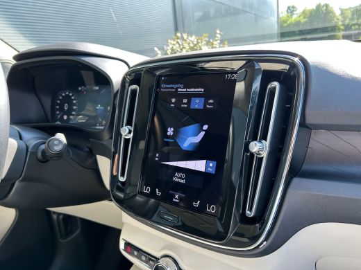 Volvo  XC40 T5 Ultimate Dark | Trekhaak | Pano | Memory | Harman/Kardon | Pilot Assist | ActivLease financial lease