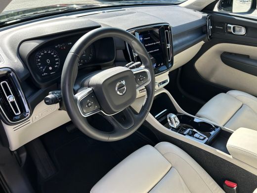 Volvo  XC40 T5 Ultimate Dark | Trekhaak | Pano | Memory | Harman/Kardon | Pilot Assist | ActivLease financial lease