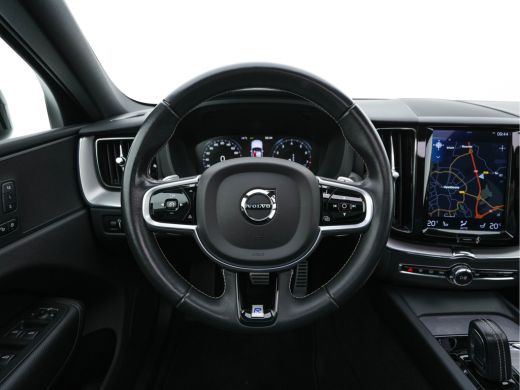 Volvo  XC60 2.0 B5 R-Design Business Pro (INCL-BTW) Aut. *PANO | LEATHER | MEMORY-PACK | HEATED-SPORTSEATS | ... ActivLease financial lease