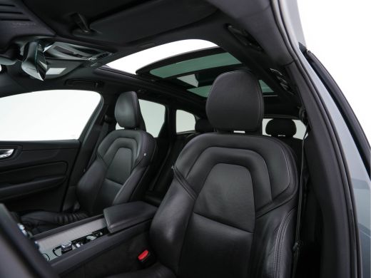 Volvo  XC60 2.0 B5 R-Design Business Pro (INCL-BTW) Aut. *PANO | LEATHER | MEMORY-PACK | HEATED-SPORTSEATS | ... ActivLease financial lease