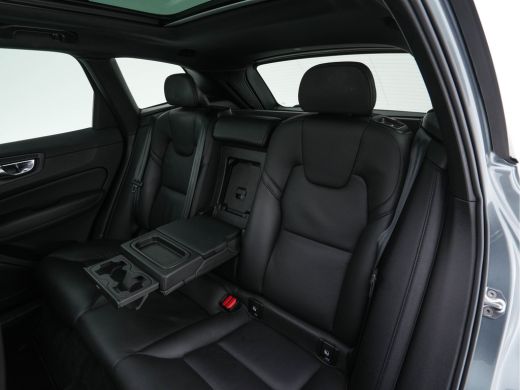 Volvo  XC60 2.0 B5 R-Design Business Pro (INCL-BTW) Aut. *PANO | LEATHER | MEMORY-PACK | HEATED-SPORTSEATS | ... ActivLease financial lease
