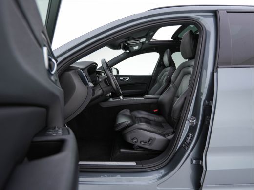 Volvo  XC60 2.0 B5 R-Design Business Pro (INCL-BTW) Aut. *PANO | LEATHER | MEMORY-PACK | HEATED-SPORTSEATS | ... ActivLease financial lease