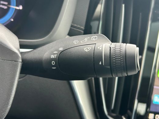Volvo  XC60 2.0 T6 Plug-in hybrid AWD Ultimate Dark | Pano | HU-Display | Stoel & stuurverwarming | Memory | ... ActivLease financial lease