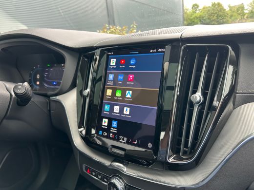 Volvo  XC60 2.0 T6 Plug-in hybrid AWD Ultimate Dark | Pano | HU-Display | Stoel & stuurverwarming | Memory | ... ActivLease financial lease