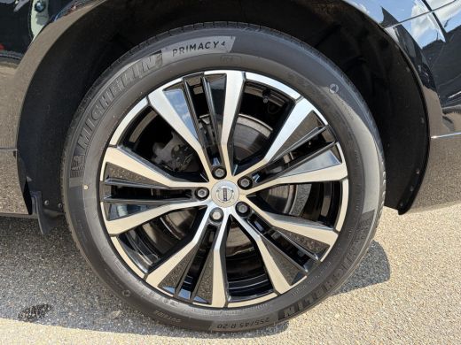 Volvo  XC60 2.0 T8 Plug-in hybrid AWD Ultra Dark T8 12 MND. BOVAG GARANTIE | HEAD UP | PANORAMA DAK | ACHTERU... ActivLease financial lease