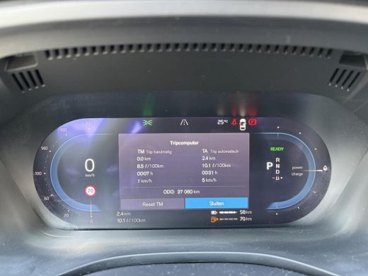 Volvo  XC60 2.0 T8 Plug-in hybrid AWD Ultra Dark T8 12 MND. BOVAG GARANTIE | HEAD UP | PANORAMA DAK | ACHTERU... ActivLease financial lease