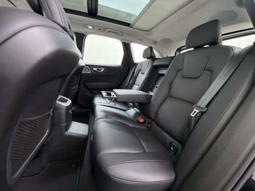 Volvo  XC60 2.0 T8 Plug-in hybrid AWD Ultra Dark VAN:49.900,- VOOR:46.877,- UW HERFSTVOORDEEL:3.023,- T8 12 M... ActivLease financial lease