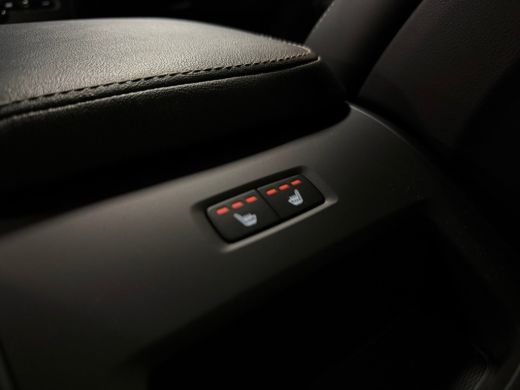 Volvo  XC60 T6 AWD Recharge Plus Dark Long Range | Trekhaak | Harman Kardon | Adaptieve Cruise Control | Stoe... ActivLease financial lease