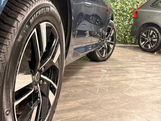 Volvo  XC60 T6 AWD Recharge Plus Dark | MY26 Facelift | Schuifdak | Trekhaak | 360&deg; Camera | | Head-Up Displa... ActivLease financial lease