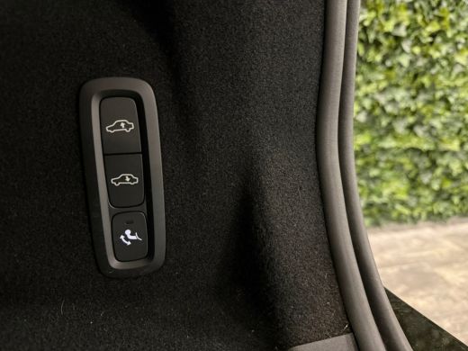 Volvo  XC60 T8 AWD Recharge Ultra Black Edition | Bowers & Wilkins | Luchtvering | Trekhaak | 360&deg; Camera | 4... ActivLease financial lease