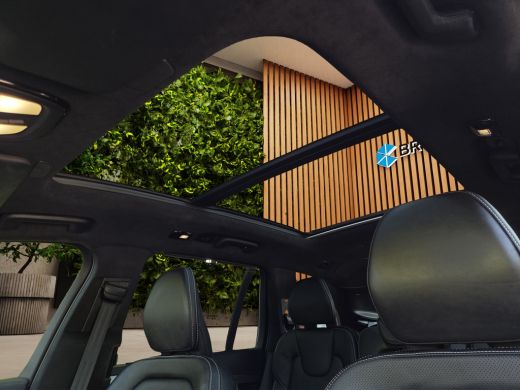 Volvo  XC90 2.0 T8 Recharge AWD Ultimate Dark | Trekhaak | Luchtvering | Bowers&Wilkins | HUD | 360 Cam | Pano ActivLease financial lease