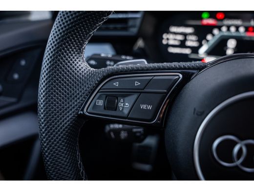 Audi A3 Limousine 30 TFSI S edition | Airco (automatisch) | Apple Carplay/Android Auto|telefoonintegratie... ActivLease financial lease