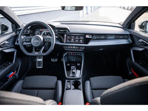 Audi A3 Limousine 30 TFSI S edition | Airco (automatisch) | Apple Carplay/Android Auto|telefoonintegratie... ActivLease financial lease