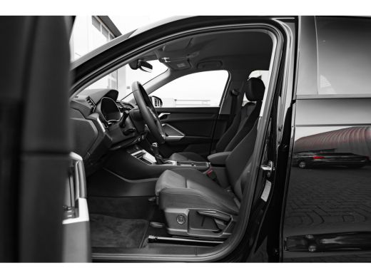 Audi Q3 35 TFSI Advanced edition 150PK | Trekhaak | Camera Achter | Privacy Glas | Comfort Sleutel | Appl... ActivLease financial lease
