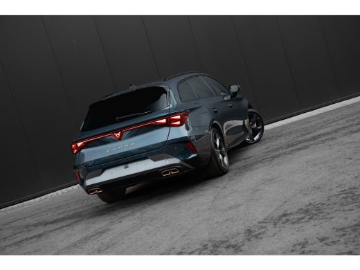 CUPRA Leon Sportstourer 1.5 TSI 204 PK e-Hybrid Business | Achteruitrijcamera | Panoramadak | Adaptive cruise control | k... ActivLease financial lease