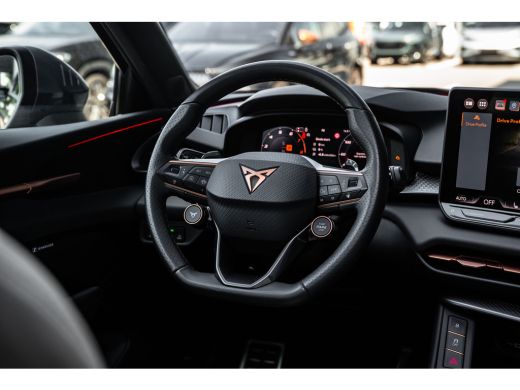CUPRA Terramar 1.5 TSI e-Hybrid 272pk VZ Performance | Leder | Panoramadak | Trekhaak | 360 Camera | Sennheiser ... ActivLease financial lease