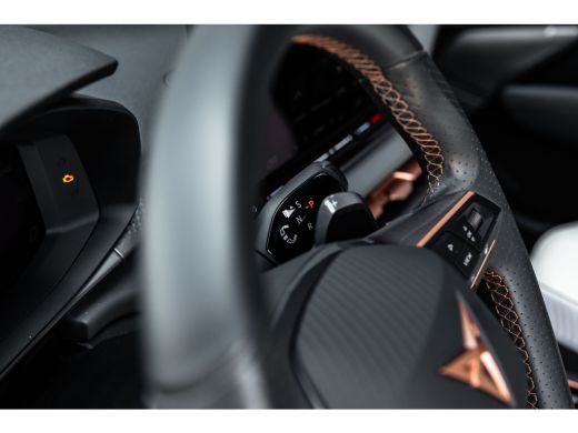 CUPRA Terramar 1.5 TSI e-Hybrid 272pk VZ Performance | Leder | Panoramadak | Trekhaak | 360 Camera | Sennheiser ... ActivLease financial lease