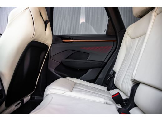 CUPRA Terramar 1.5 TSI e-Hybrid 272pk VZ Performance | Leder | Panoramadak | Trekhaak | 360 Camera | Sennheiser ... ActivLease financial lease