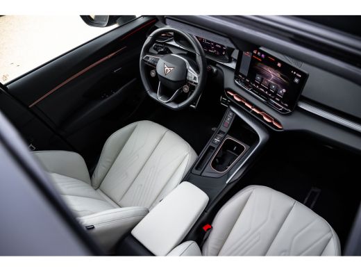 CUPRA Terramar 1.5 TSI e-Hybrid 272pk VZ Performance | Leder | Panoramadak | Trekhaak | 360 Camera | Sennheiser ... ActivLease financial lease