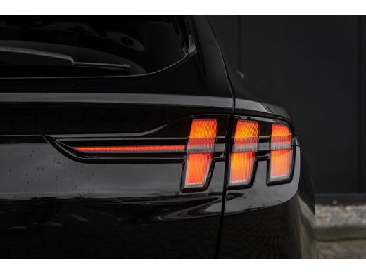 Ford Mustang Mach-E Mach-E Extended AWD 98 kWh | SOH 99,5%! | Panoramadak | B&O Audio | 360 camera | Leder | Elec. st... ActivLease financial lease