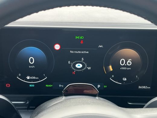 Hyundai Kona 1.6 GDI 141pk HEV Premium Sky | Premium audio | 360 camera | Schuif-kanteldak | Bestuurdersstoel ... ActivLease financial lease