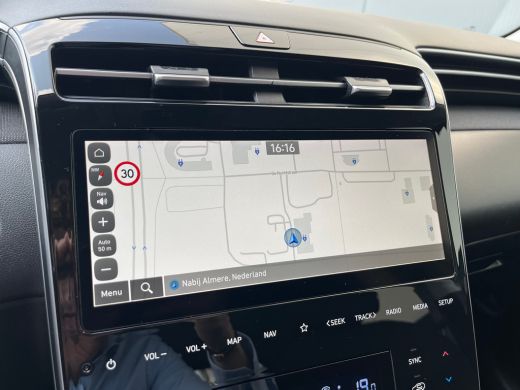 Hyundai Tucson 1.6 T-GDI 265pk PHEV Comfort Smart 4WD | Climate | Camera | Carplay | Keyless | Navigatie | Full ... ActivLease financial lease