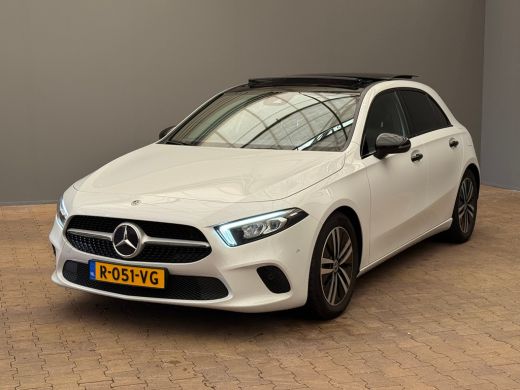 Mercedes-Benz A-Klasse 180 Luxury Line Panorama Dak | Alcantara Bekleding | LED | Widescreen | Camera | Navigatie | Park... ActivLease financial lease