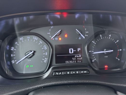 Opel Vivaro 2.0 Diesel 180pk Automaat L3 DC | Bumpers in carrosseriekleur | Cruise control | LED dagrijverlic... ActivLease financial lease