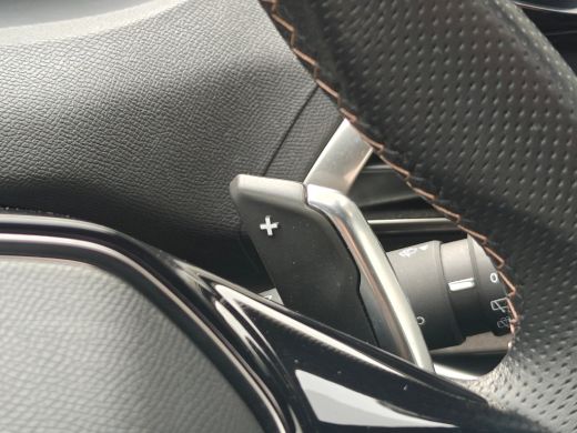 Peugeot 3008 1.6 HYbrid4 300 GT | Navigatie | Panoramadak | Camera | Adapt. Cruise | Achterbank in delen neerk... ActivLease financial lease
