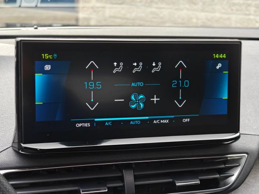 Peugeot 3008 1.6 HYbrid4 300 GT | Navigatie | Panoramadak | Camera | Adapt. Cruise | Achterbank in delen neerk... ActivLease financial lease
