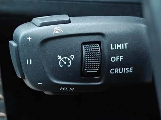 Peugeot 3008 1.6 plug-in Hybrid 195 Allure | Navigatie | Adapt. Cruise | Climate Control | Camera | 19'' L.M. ... ActivLease financial lease