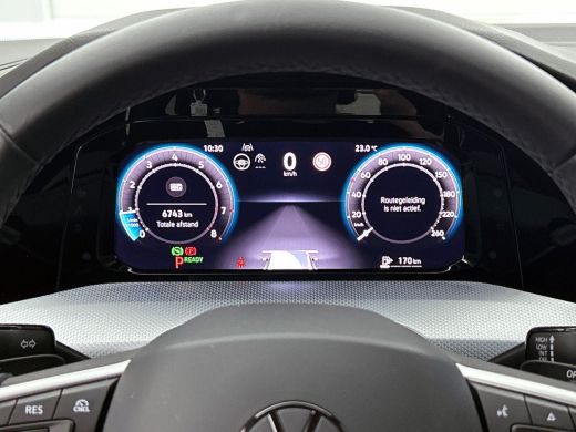 Volkswagen Golf 1.5 eTSI Black Line CAMERA | IQ Light + Grill | VIRTUAL ActivLease financial lease