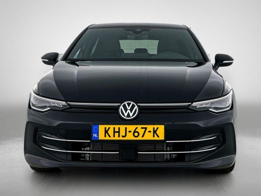 Volkswagen Golf 1.5 eTSI Black Line CAMERA | IQ Light + Grill | VIRTUAL ActivLease financial lease