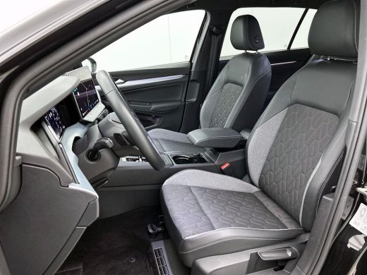 Volkswagen Golf 1.5 eTSI Black Line CAMERA | IQ Light + Grill | VIRTUAL ActivLease financial lease