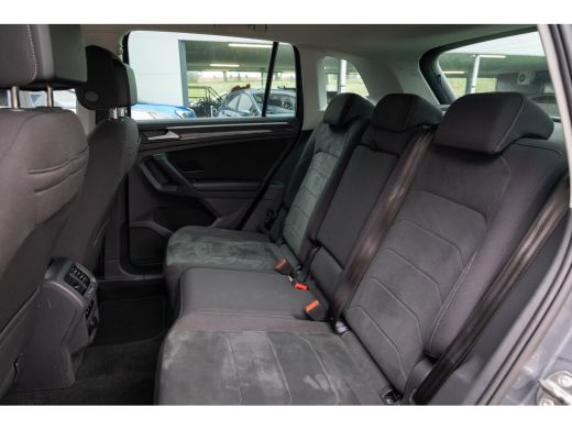 Volkswagen Tiguan 1.4 TSI eHybrid Elegance PHEV | IQ.Light | Stoel+stuur verwarming | Adap cruise | Navi | Apple Ca... ActivLease financial lease
