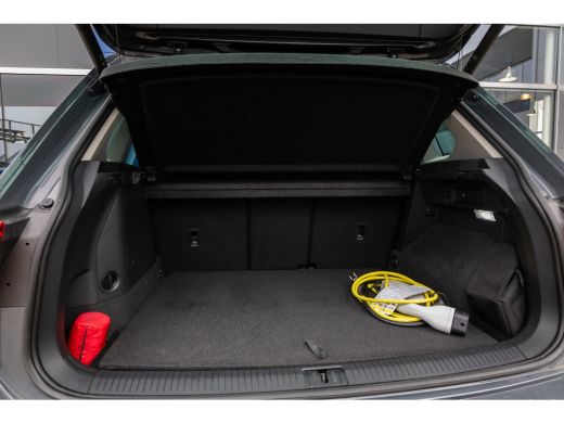 Volkswagen Tiguan 1.4 TSI eHybrid Elegance PHEV | IQ.Light | Stoel+stuur verwarming | Adap cruise | Navi | Apple Ca... ActivLease financial lease