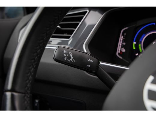 Volkswagen Tiguan 1.4 TSI eHybrid Elegance PHEV | IQ.Light | Stoel+stuur verwarming | Adap cruise | Navi | Apple Ca... ActivLease financial lease
