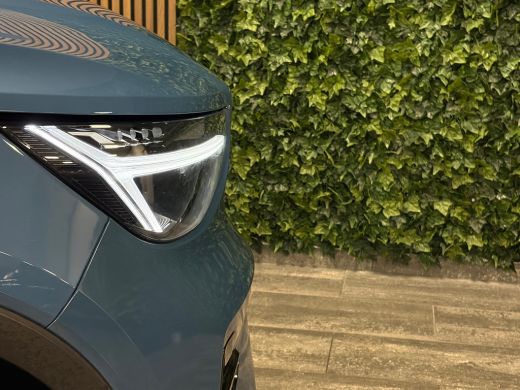 Volvo  C40 Recharge Extended Range Plus 82 kWh | Trekhaak | All Season banden | Adaptieve Cruise Control | S... ActivLease financial lease