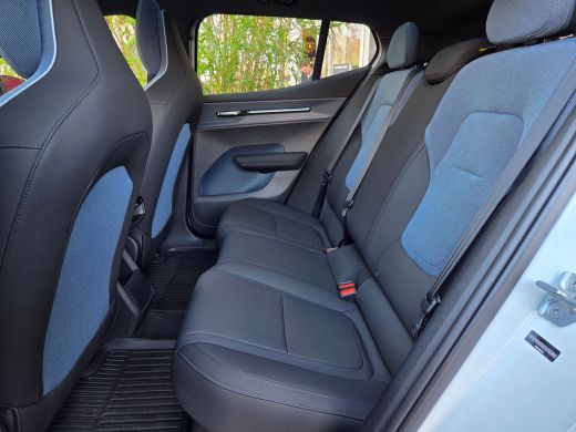 Volvo  EX30 Cross Country Twin Motor Performance Ultra 69 kWh | Full Option! | Pilot Assist | Panoramadak | 3... ActivLease financial lease