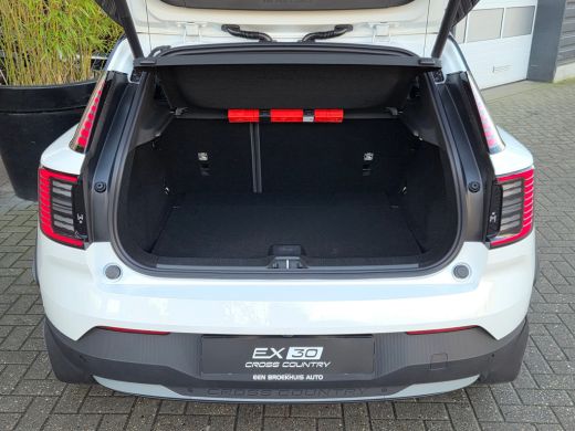 Volvo  EX30 Cross Country Twin Motor Performance Ultra 69 kWh | Full Option! | Pilot Assist | Panoramadak | 3... ActivLease financial lease