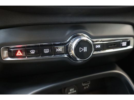 Volvo  XC40 T4 211PK Plus Dark | HK Audio | Memory | Getint Glas | Cruise Control | Stoel&Stuur Verw. ActivLease financial lease