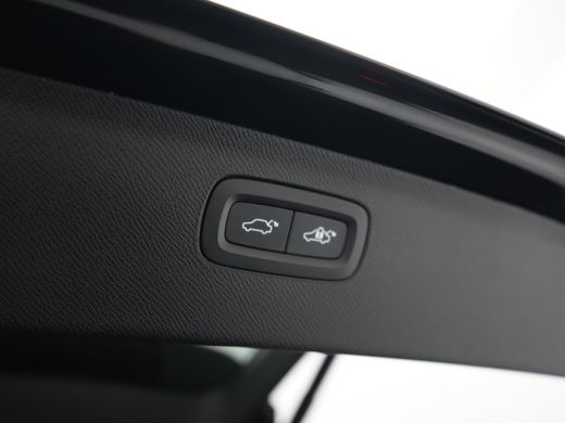 Volvo  XC90 T8 Recharge AWD Ultra Dark | Luchtvering | Harman/Kardon | Head-Up | 360&deg; Camera | 21" | Adaptive... ActivLease financial lease