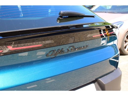 Alfa Romeo Junior Elettrica Speciale 54 kWh | ADAPTIVE CRUISE | LED | PARK SENS | CLIMA | APPLE CARPLAY/ANDROID AUT... ActivLease financial lease