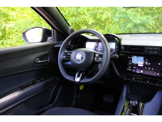Alfa Romeo Junior Elettrica Speciale 54 kWh | ADAPTIVE CRUISE | LED | PARK SENS | CLIMA | APPLE CARPLAY/ANDROID AUT... ActivLease financial lease