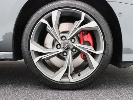 Audi A3 Sportback 45 TFSi e 272 Pk S-Line Competition | Stoelverwarming | Trekhaak | Climatronic | CarPla... ActivLease financial lease